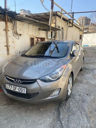 Hyundai Elantra-5