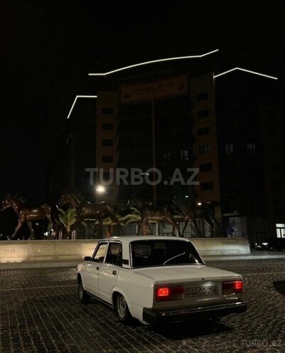 LADA (VAZ) 2107-2