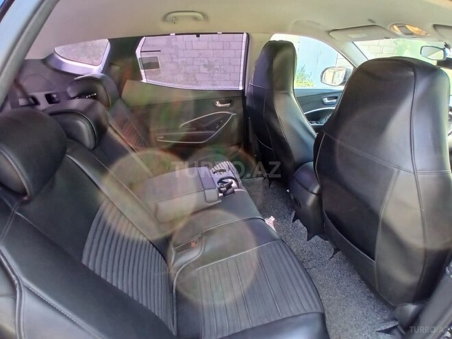 Hyundai Santa Fe-12