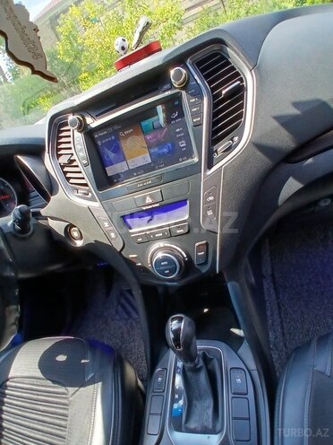 Hyundai Santa Fe-11
