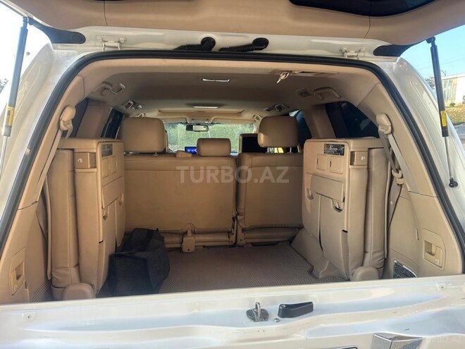 Toyota Land Cruiser-9