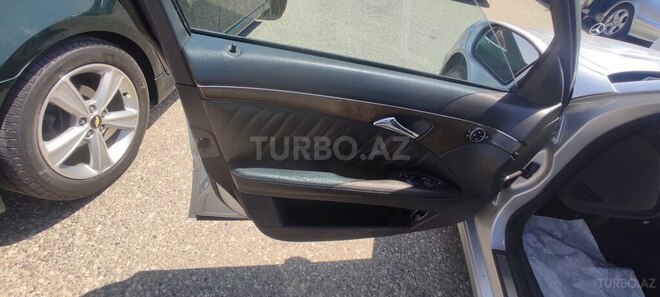 Mercedes E 270-4