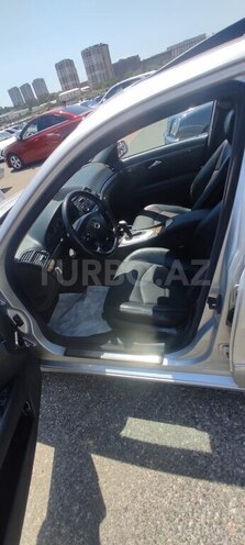 Mercedes E 270-7