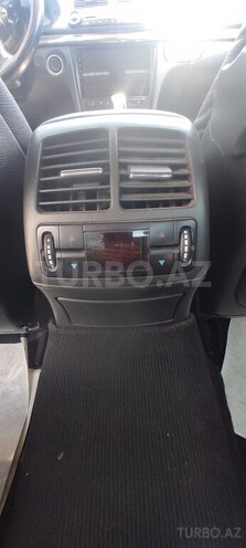 Mercedes E 270-9