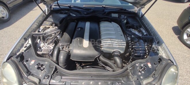 Mercedes E 270-8