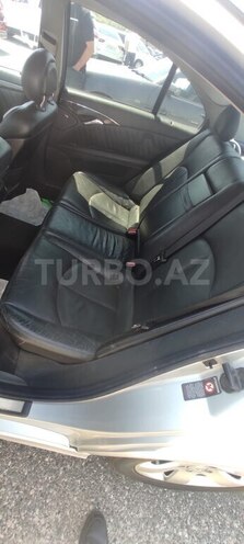 Mercedes E 270-12
