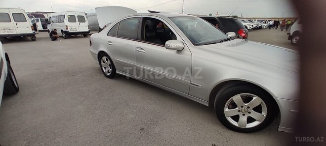 Mercedes E 270-10