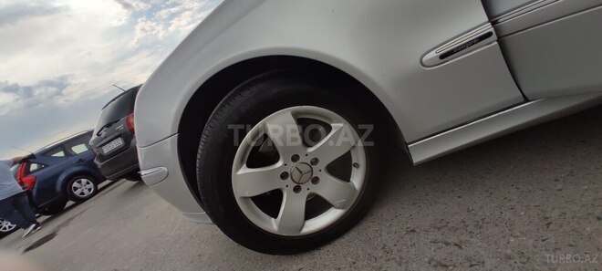 Mercedes E 270-13