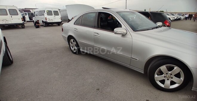 Mercedes E 270-15