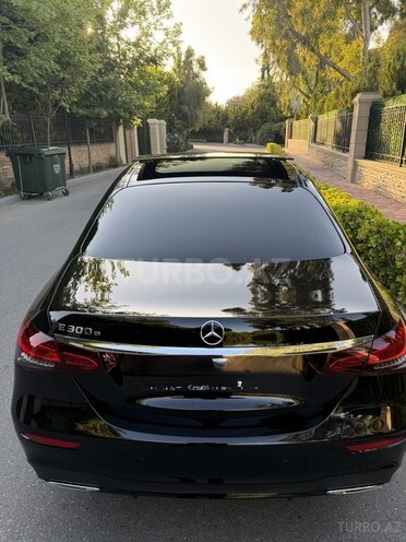 Mercedes E 300 e-3