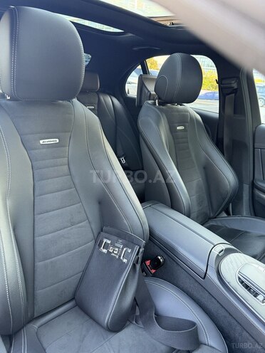 Mercedes E 300 e-13