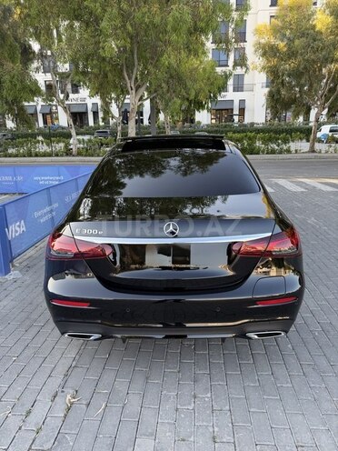 Mercedes E 300 e-6