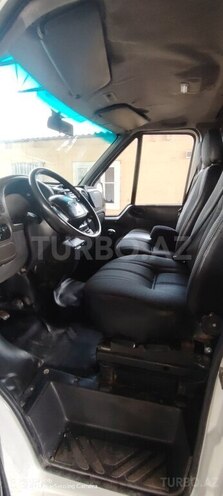 Ford Transit-8