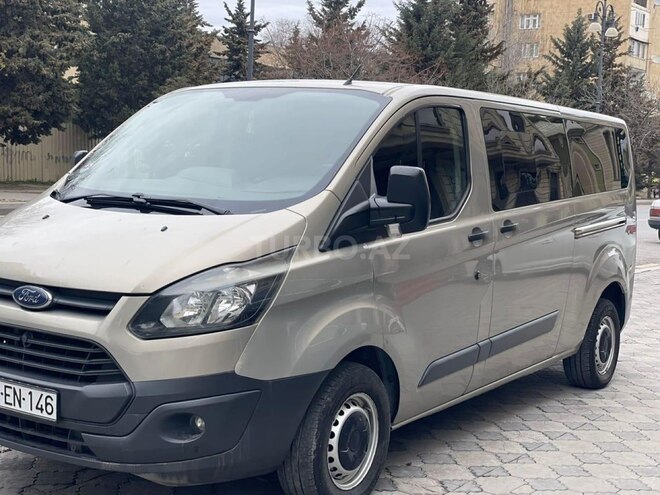 Ford Tourneo Custom-2