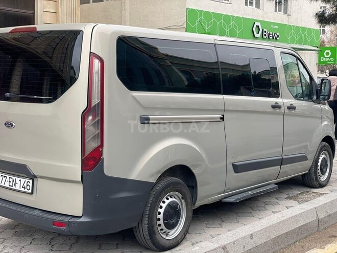 Ford Tourneo Custom-4