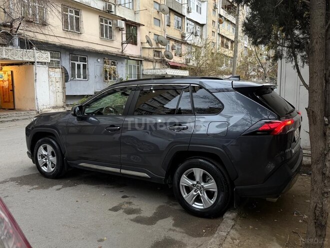 Toyota RAV4-10