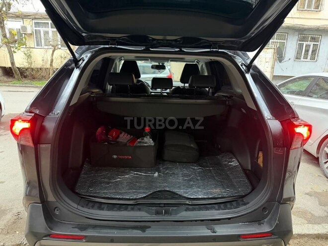Toyota RAV4-18