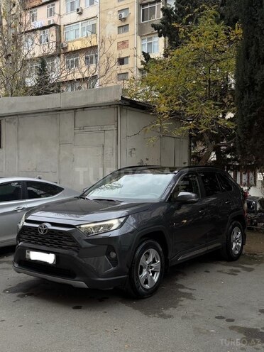 Toyota RAV4-6