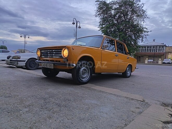 LADA (VAZ) 21011-1