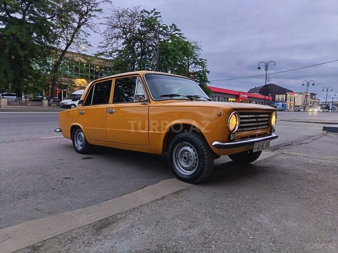 LADA (VAZ) 21011-2