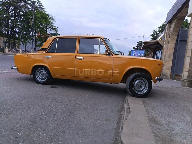 LADA (VAZ) 21011-10