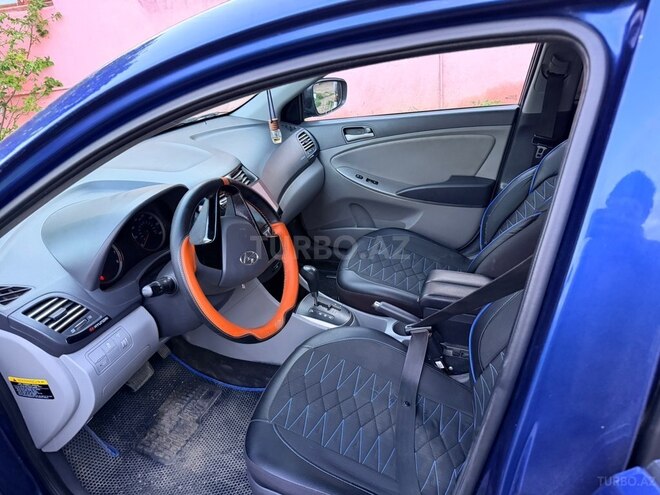 Hyundai Accent-7