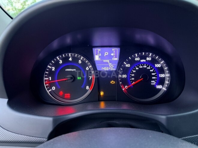 Hyundai Accent-5