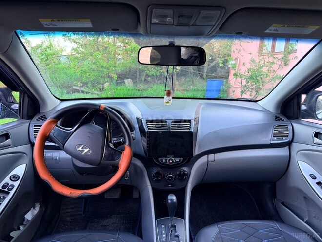 Hyundai Accent-6