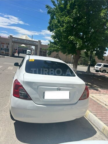 Nissan Sunny-2