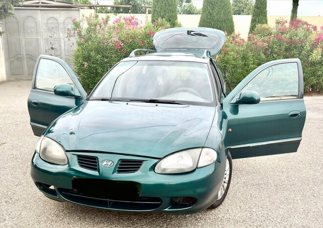 Hyundai Elantra-1