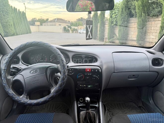 Hyundai Elantra-11