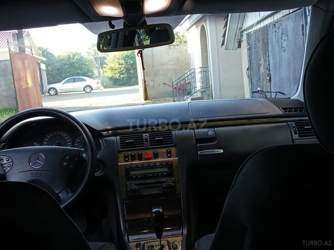 Mercedes E 280-6