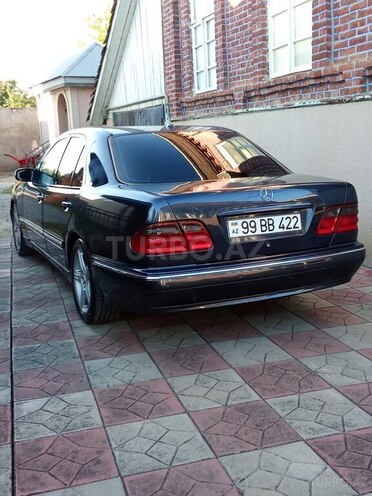 Mercedes E 280-7
