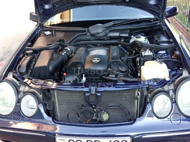 Mercedes E 280-10