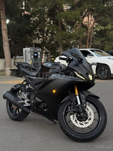 Yamaha R15 V4-1