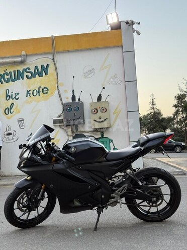Yamaha R15 V4-3
