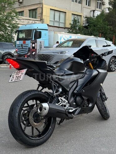 Yamaha R15 V4-5