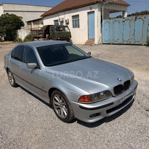BMW 528-2