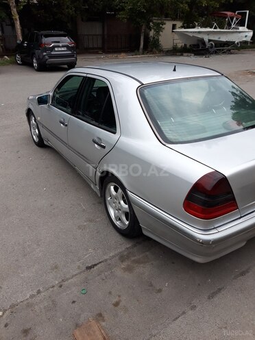 Mercedes C 200-8