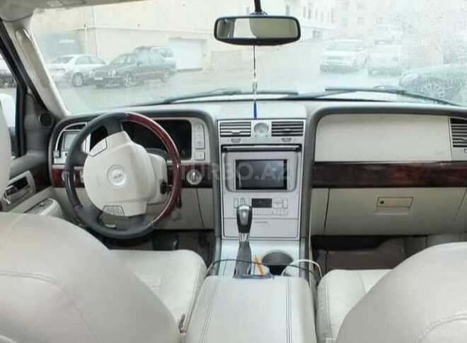 Lincoln Navigator-4