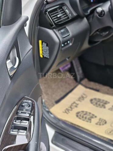 Kia K5-13
