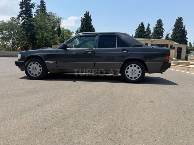 Mercedes 190-4