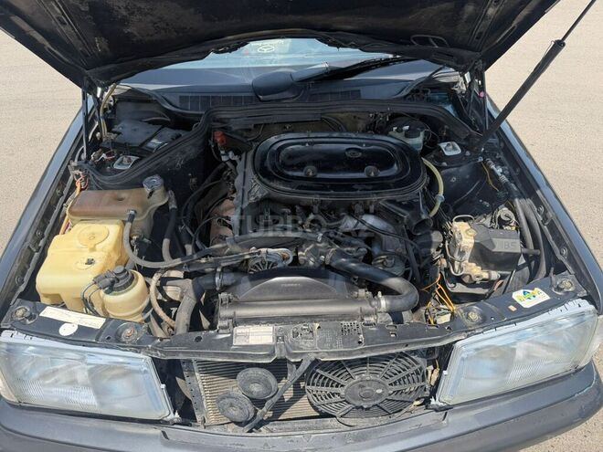 Mercedes 190-9