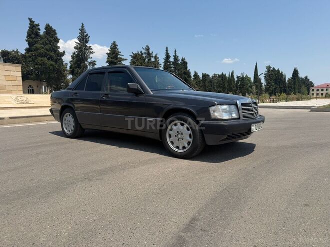 Mercedes 190-2