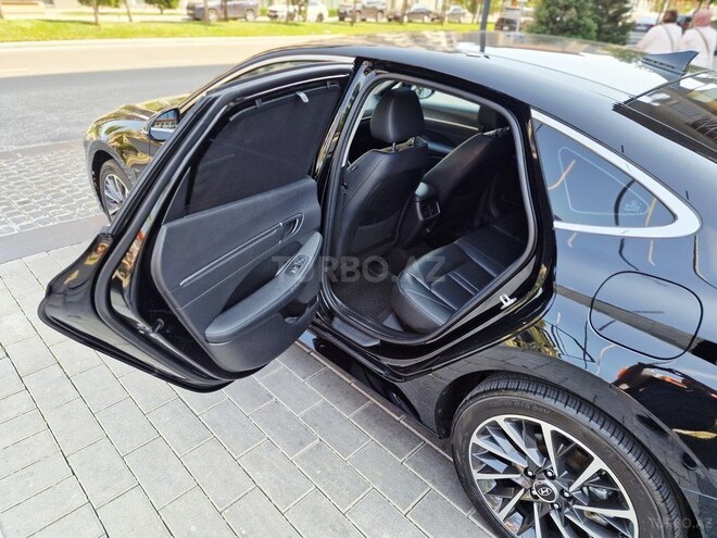 Hyundai Sonata-15