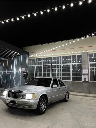 Mercedes 190-1