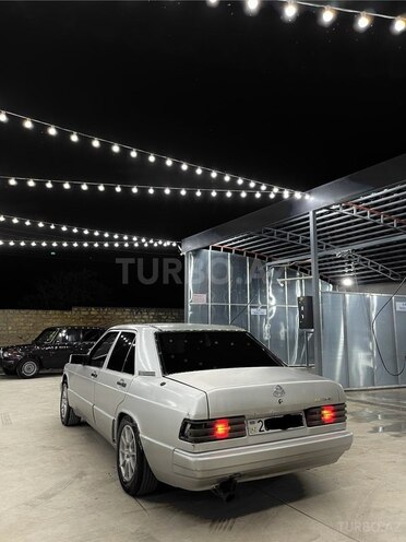 Mercedes 190-5