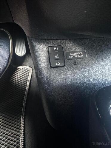 Toyota Prius-8