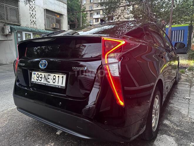 Toyota Prius-2