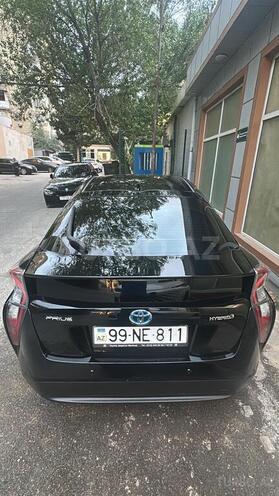 Toyota Prius-5